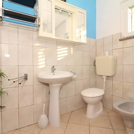Apartament Bella 2010 *